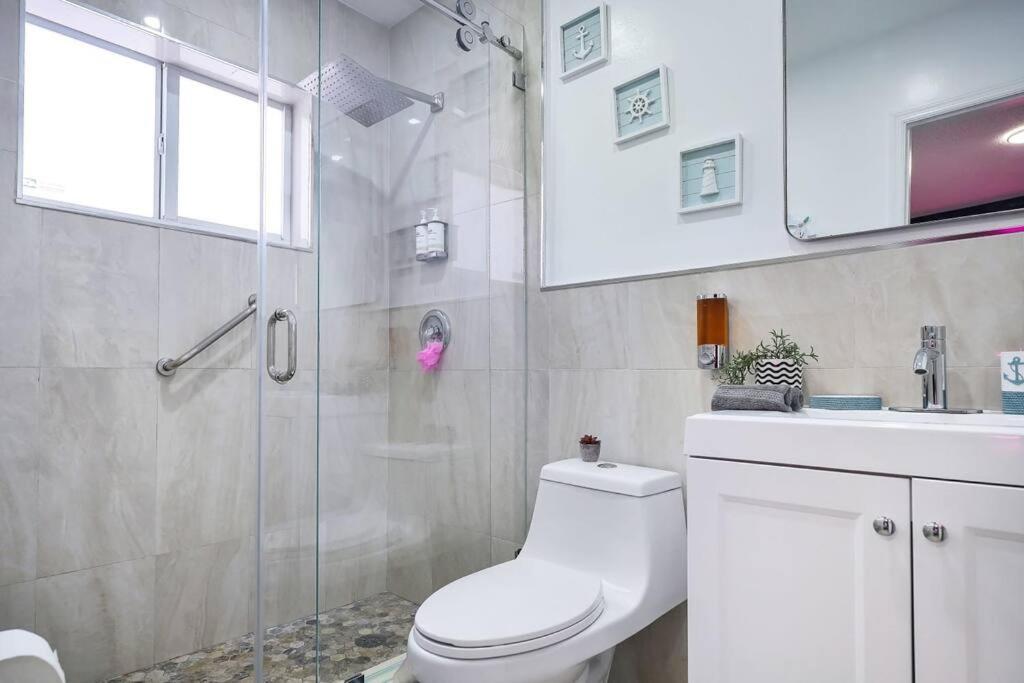 מיאמי Escape Gameroom, Bar, Bbq, Spacious,King Bed, All Luxury Mattresses, Near Beach, 6 Blocks Away From Bars, Nite Clubs, Res, Shops מראה חיצוני תמונה
