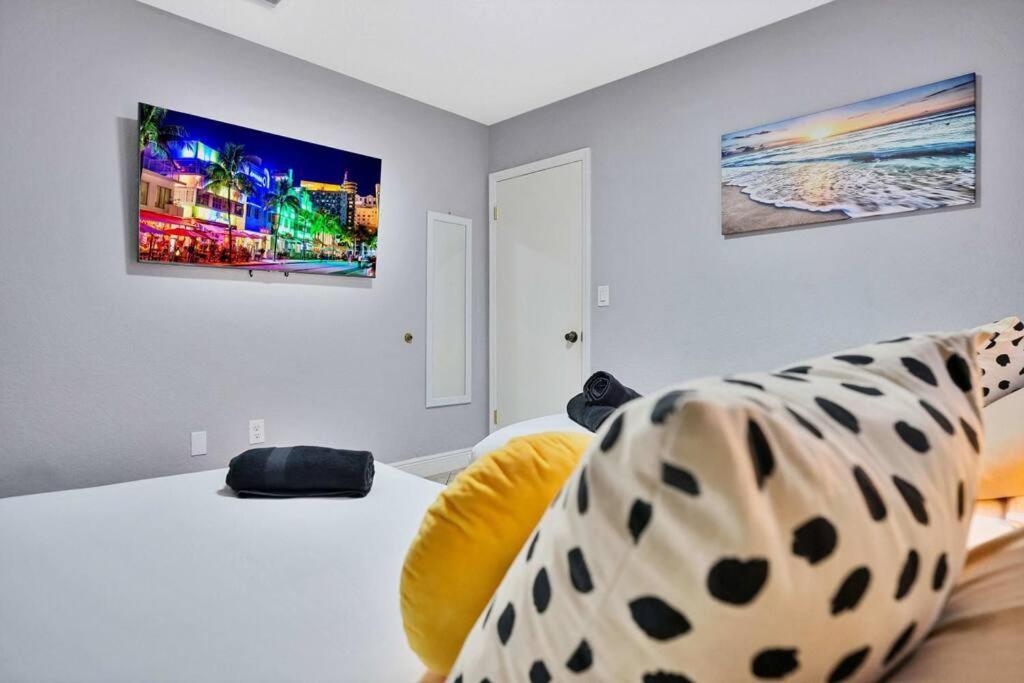 מיאמי Escape Gameroom, Bar, Bbq, Spacious,King Bed, All Luxury Mattresses, Near Beach, 6 Blocks Away From Bars, Nite Clubs, Res, Shops מראה חיצוני תמונה