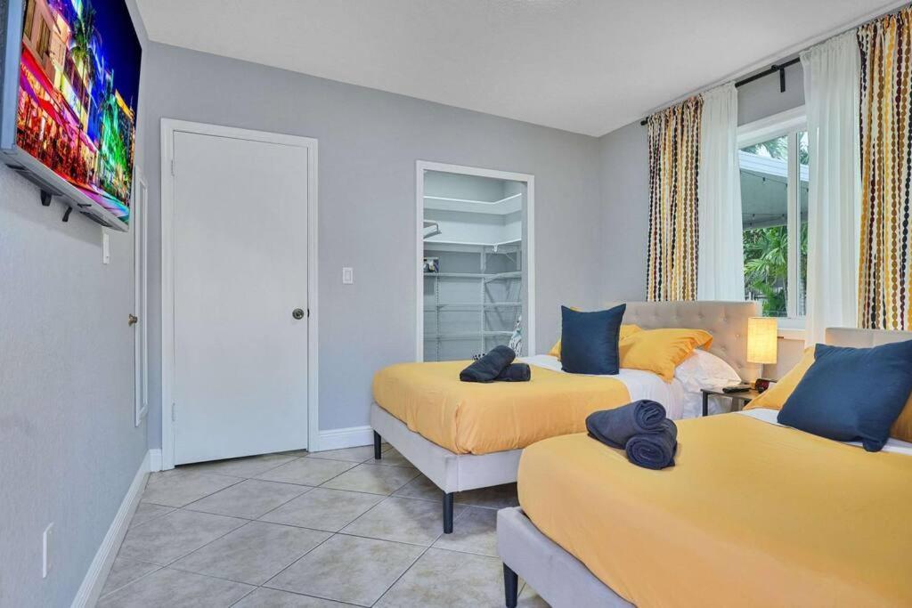 מיאמי Escape Gameroom, Bar, Bbq, Spacious,King Bed, All Luxury Mattresses, Near Beach, 6 Blocks Away From Bars, Nite Clubs, Res, Shops מראה חיצוני תמונה